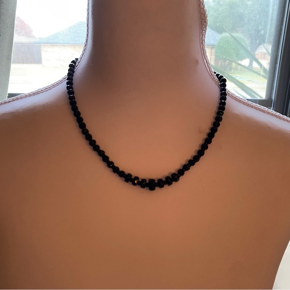 Elegant Black Beaded Necklace - Picture 4 of 6
